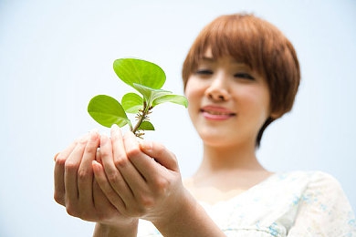 毛茸茸的亚洲人｜“毛茸茸”标签下的亚洲人：文化认知与心理健康挑战解析-1